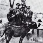 A PARIGI ANCHE GLI ASINI DIPINGONO