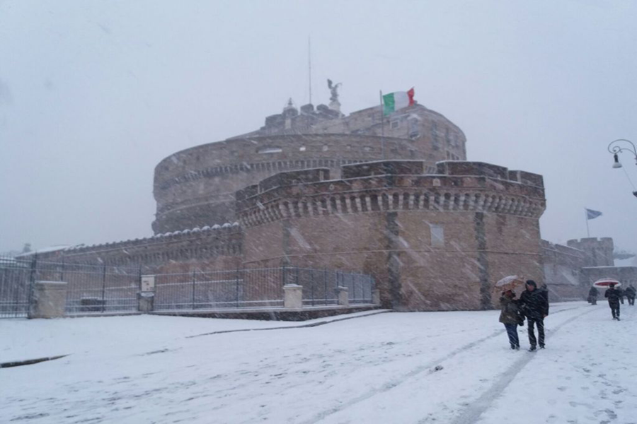 Aspettando che la bellezza salvi il mondo, rifacciamoci gli occhi.