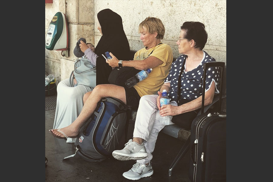 Estate: tempo di attese e saluti