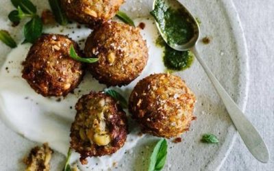 PIOVONO POLPETTE – I preparativi in gran segreto per un compleanno speciale