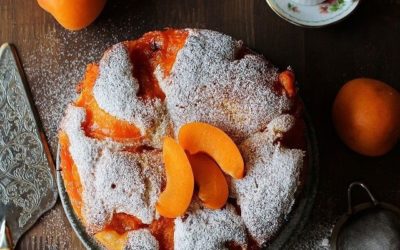 LA COLAZIONE È SERVITA – Come fare una soffice torta di albicocche