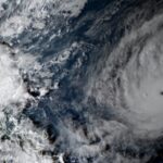 POWERFUL TYPHOON LASHES PHILIPPINES – Il tifone Goni nelle Filippine, il più potente dal 2013