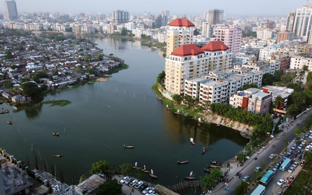 BANGLADESH – Un paese agli opposti