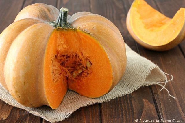ZUCCA CASALINGA Il segreto e i mille usi della zucca, l’ortaggio più rappresentativo dell’autunno