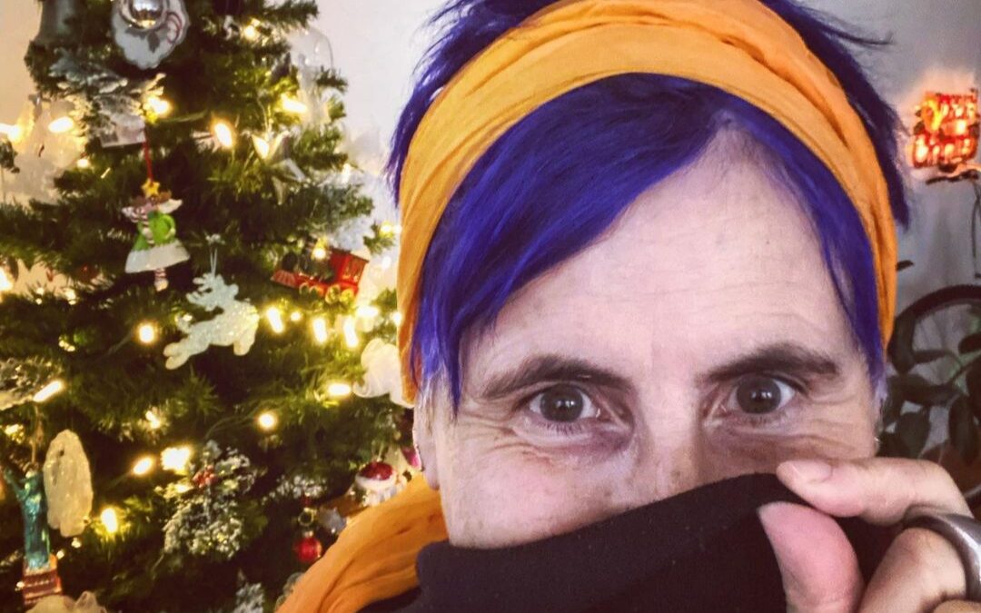 PARTE LA VACCINAZIONE IN AMERICA – Il vaccino divide. La nostra Angela ce lo spiega una volta per tutte con l’aiuto di Fauci, il più celebre virologo americano