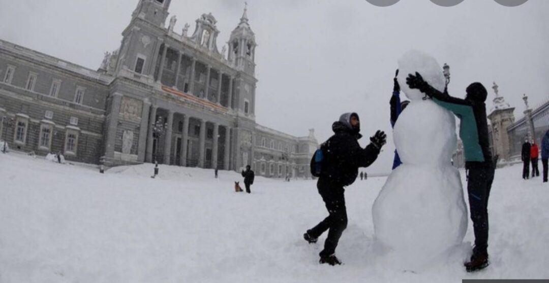 LA TORMENTA “FILOMENA” – La peggiore tempesta di neve del secolo travolge la Spagna. Bloccate 160 autostrade. Il racconto on the road sotto la nevicata.