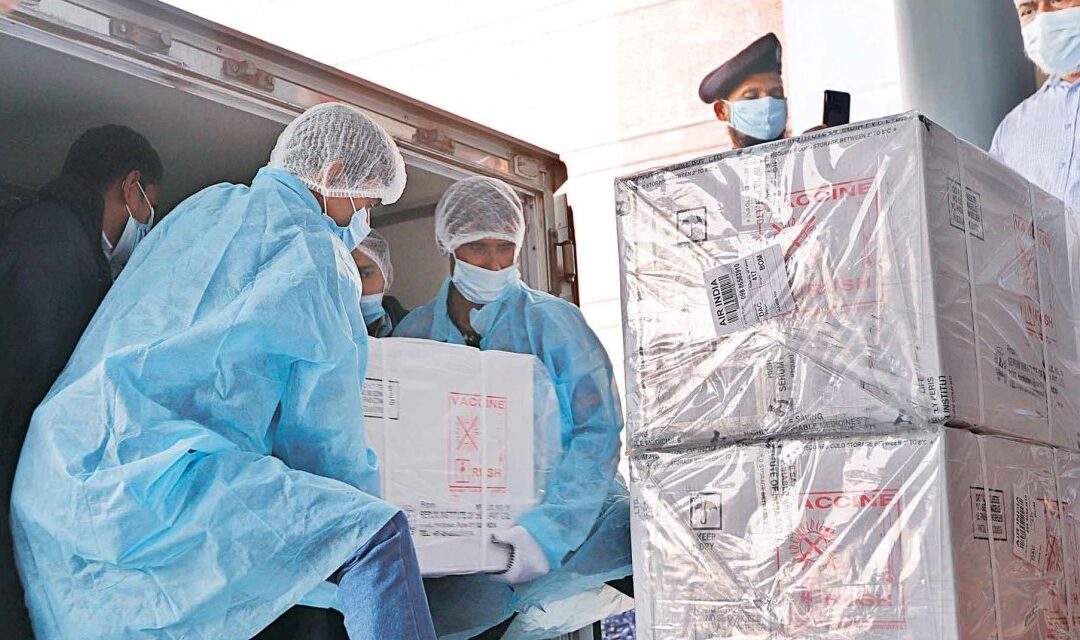 VACCINI GALORE! VACCINI A BIZZEFFE! – La campagna di vaccinazione in Bangladesh: “tra il dire e il fare c’è di mezzo il mare”