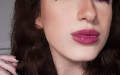 COME BABOOSHKA – Un make up che ricorda il mondo immaginario della cantante Kate Bush