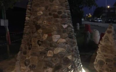 PIETRE D’AMORE – Nel lodigiano un monumento per ricordare le vittime del Covid