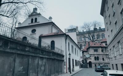PRAGA AL TEMPO DELLA PANDEMIA.  Un’insolita passeggiata tra le strade deserte della capitale boema.
