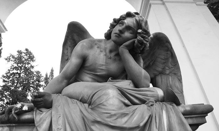 PASSEGGIANDO TRA GLI ANGELI – La visita al Cimitero del Verano: un monumento alla memoria e alla bellezza di Roma.