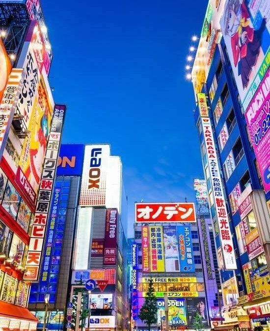 KARAOKE IN GIAPPONE – Tante cabine per cantanti solisti