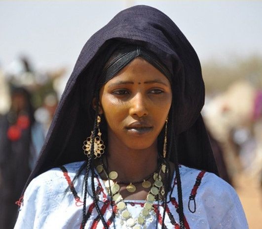 DONNE TUAREG E LE LORO TRADIZIONI – Le regine del Sahara