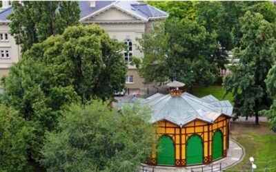 LA GIOSTRA DI PRAGA – Un carosello fiabesco che continua a girare in tondo, con 120 anni di storia