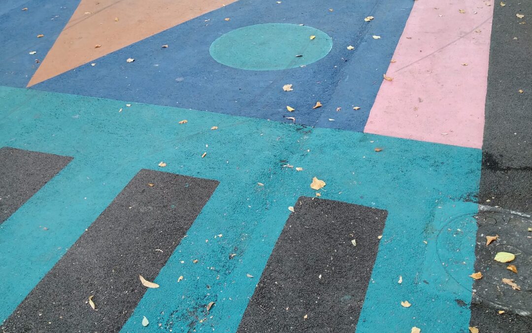 COLORI  IN  PERIFERIA (TUFELLO).